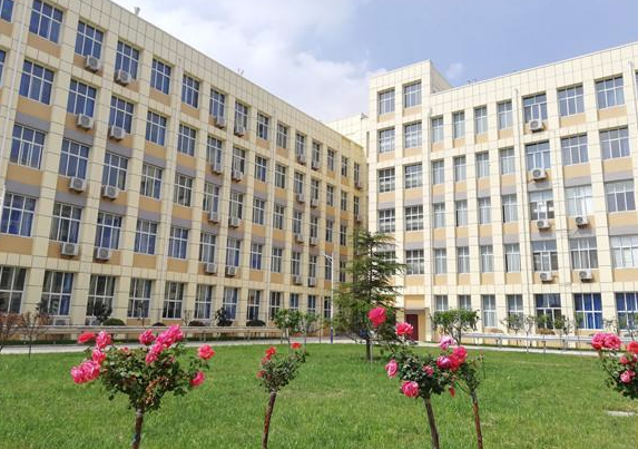 石家庄卓越中学高三复读班整体费用是多少