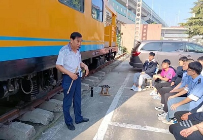 ​想学火车司机需要哪些条件？2026年最新规定