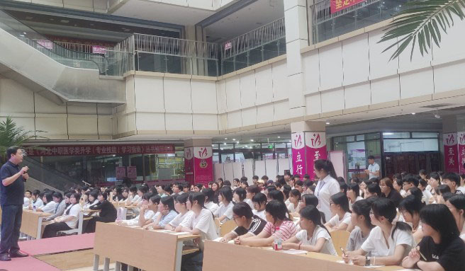石家庄天使护士学校新生